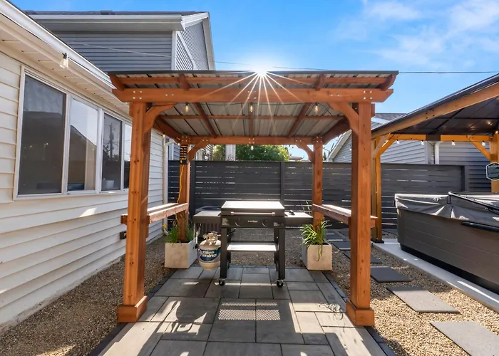 Zen Escape - Hot Tub, Sauna, Outdoor Tv, Fire Pit