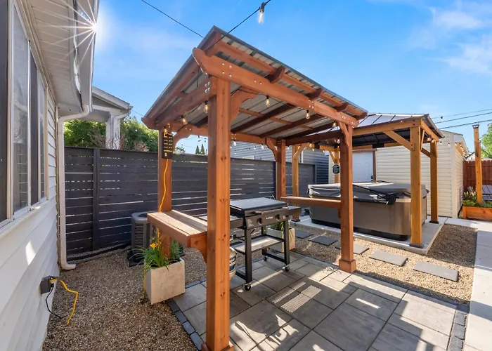 Сasa de vacaciones Zen Escape - Hot Tub, Sauna, Outdoor Tv, Fire Pit Columbus